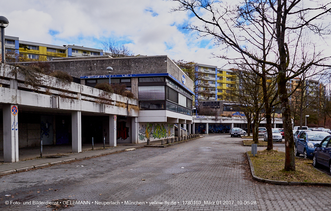 01.03.2017 - die Abrissbaustelle Quiddezentrum in Neuperlach